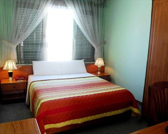 Hotel Kruja - Tirana - Bedroom