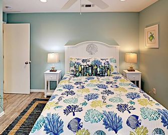 611 6th Large Fenced Yard, Pet Friendly - Port Aransas - Sovrum