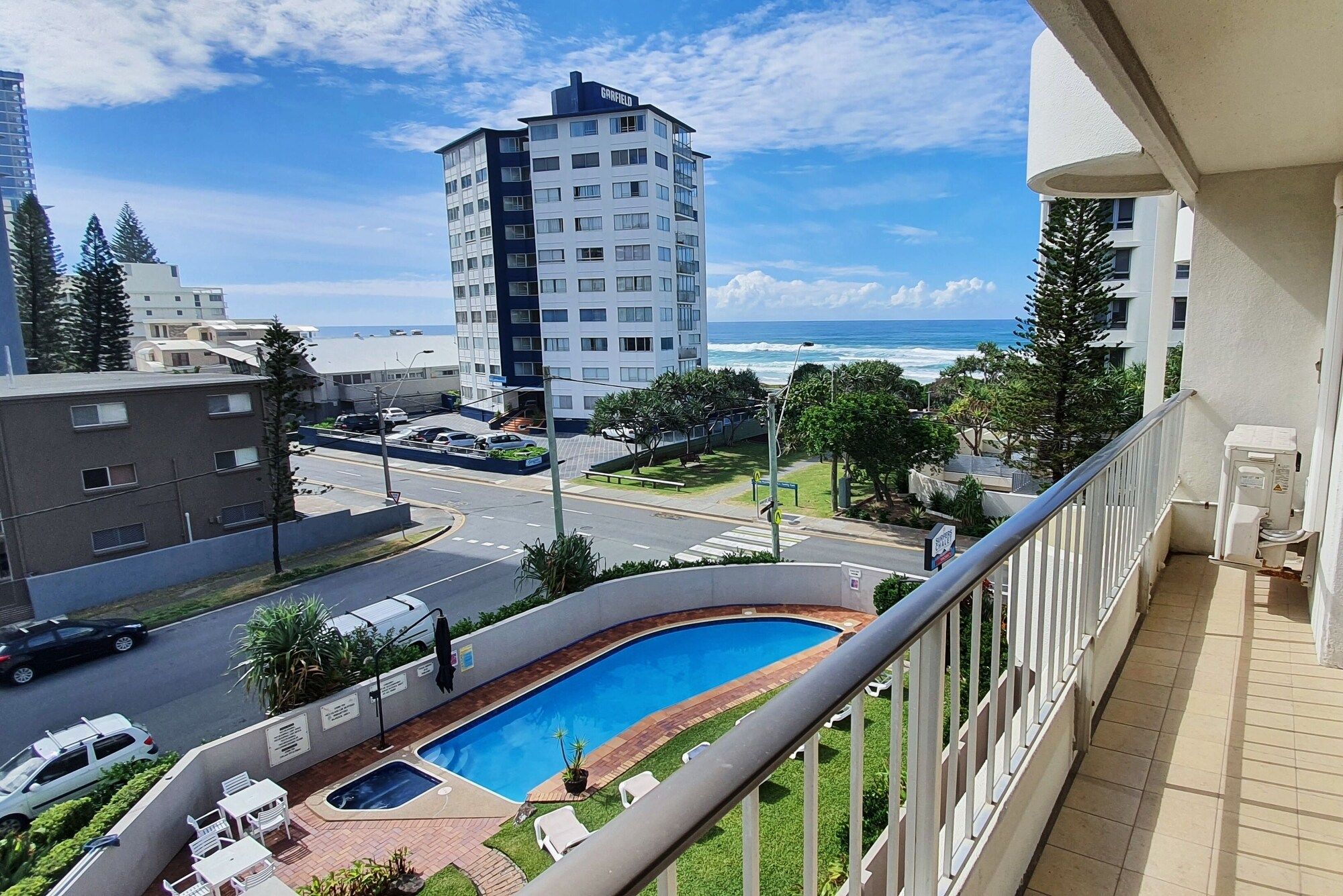 Surfers Chalet - Surfers Paradise
