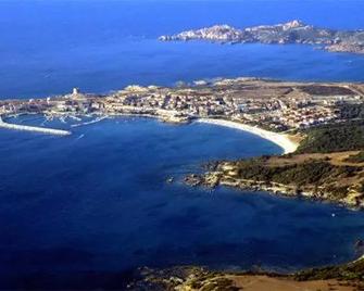 Holiday Home Isola Rossa - Isola Rossa