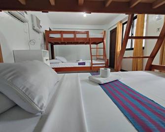 Benediktus Pilgerhaus Inn Vigan - Vigan City - Bedroom
