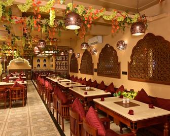 Honeyveils Palace - Greater Noida - Restaurant