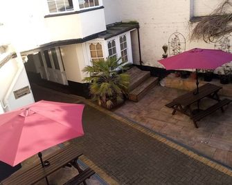 The Rose & Crown Hotel - Wisbech - Patio