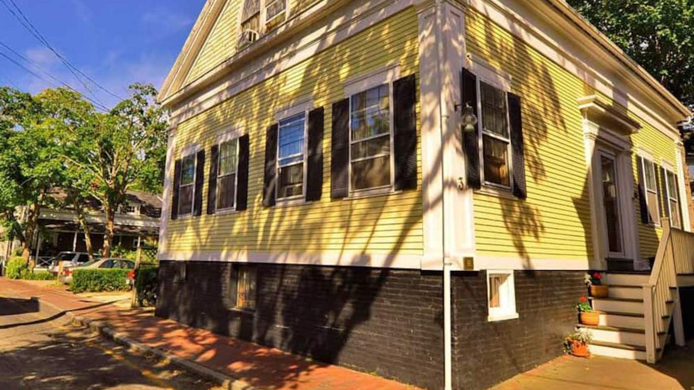 Languedoc Inn & 3 Hussey St Guest House