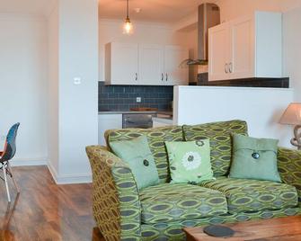 1 bedroom accommodation in Whitehaven - Whitehaven - Living room