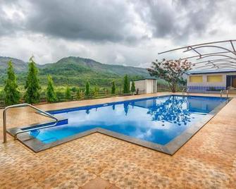 Dreammland Resort - Igatpuri - Piscina
