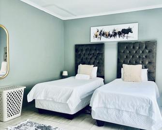 Otis Self Catering - Walvis Bay - Bedroom