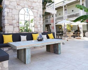 Marge Hotel - Cesme - Patio