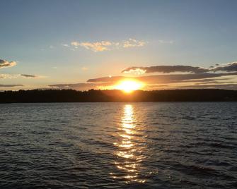 Genuine Maine Lake Camp Double Room No Children No Pets - Jefferson - Playa