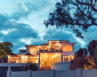 Eugenies Luxury Accommodation - Inverloch - Edificio