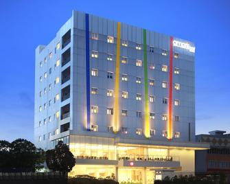 アマリス ホテル スルポン - タンゲラン - チセ チルティフィド - South Tangerang City - 建物