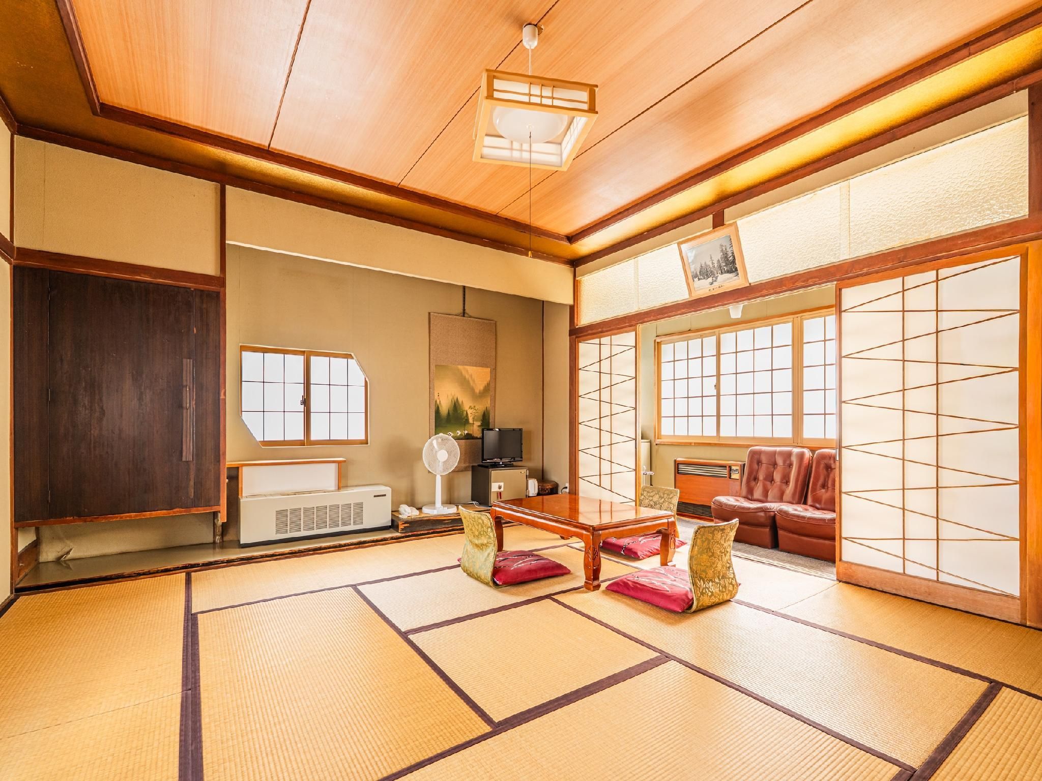 كانيكي هوتل