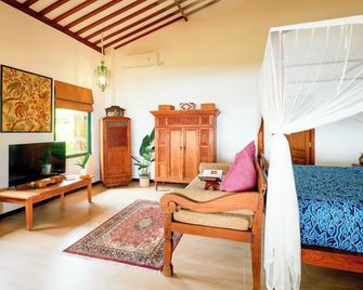 Kampung Kecil Beach Front Boutique Hotel - Kubu
