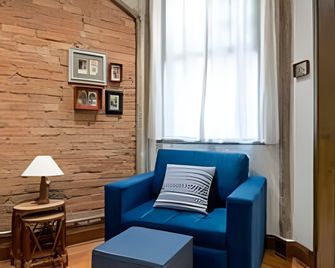 Seu Canto no Prédio Mais Antigo da Cidade - São Paulo - Pokój dzienny