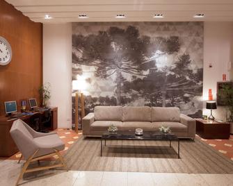 Bristol Brasil 500 Hotel - Curitiba - Living room
