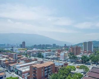 Almaviva Casa Hotel - Medellín - Vista externa