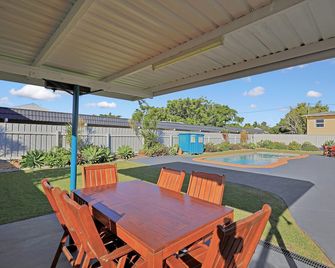 Oscar Motel - Bundaberg - Bể bơi