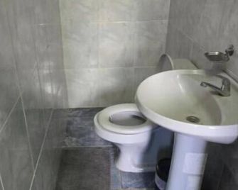 Posada-Hotel El Remanso - Fernando de la Mora - Baño