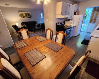 Entire 3 Bedroom house in Elliot Lake - Elliot Lake - Comedor