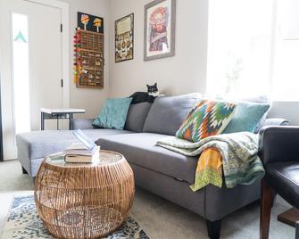 Denver Delight by Sloans Lake - Edgewater - Living room
