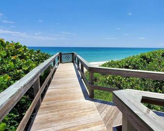 Tranquility Octopus Suite - Oceanfront Paradise! - Melbourne Beach - Balcony