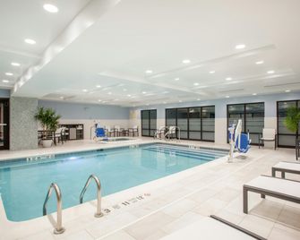 Hampton Inn Rochester-Penfield - Penfield - Piscina