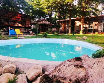 Brick House Hostel Pai - Pai - Pool