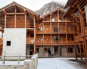 Mirtillo Blu Family Apartment - Alagna Valsesia - Building