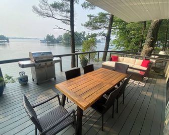 Private Island Cottage-Spectacular Sunsets-Main Channel View & Protected Cove! - Alexandria Bay - Balcony