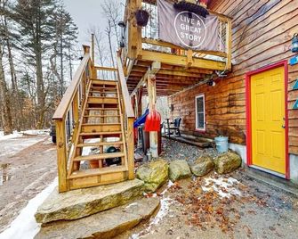 Sugarloaf Home, 2 bedrooms plus loft, 2 bathrooms - family & dog friendly - Carrabassett Valley