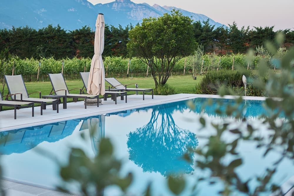 لبيرجو آل ماسو - ريفا ديل غاردا - حوض السباحة