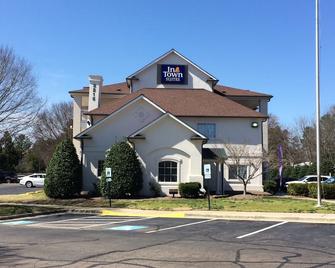 Intown Suites Extended Stay Raleigh Nc- Capital Blvd - Raleigh - Building