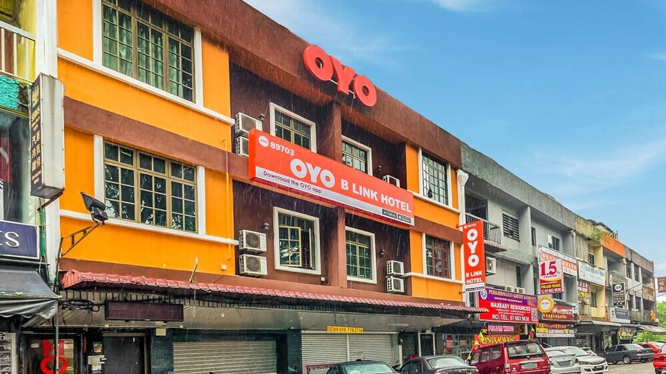 OYO 89703 B Link Hotel