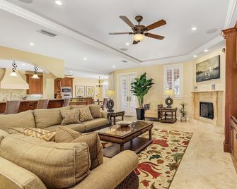 Andy Rosse Luxury Villa - Walk To Beach, Shops & Restaurants - Captiva - Sala de estar