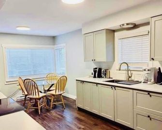 Harbour Light Motel - Nanaimo - Kitchen