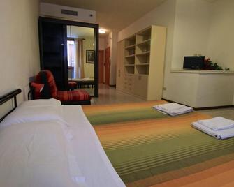 Residence Trieste - Riva del Garda - Bedroom