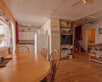 Waterside Apts. - Cardigan - Dining room