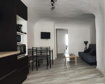 Appartement Le république idéalement situé. - Saint-Ambroix - Salle à manger