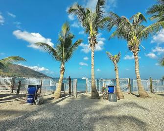 Manzil Anilao B&B Superior bedroom U3 - Mabini - Strand