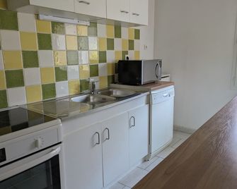 3-star furnished studio in the countryside, 5 minutes from the freeway. - Baume-les-Dames - Cozinha