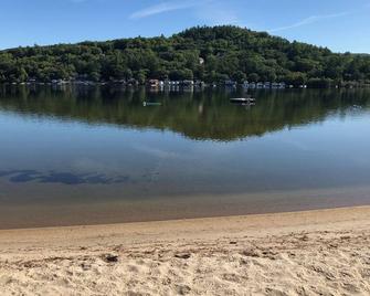 Charming Beachfront Cottage on Newfound Lake - Bristol