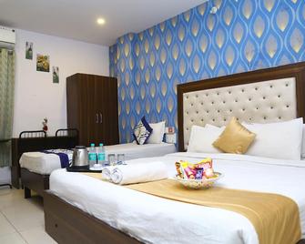 Hotel Mn Grand - Shamshabad - Bedroom