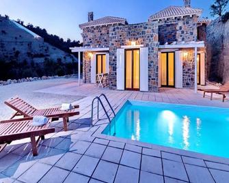 Exquisite Crete Residence | Villa Leonidas | Private Pool | Great Sea Views - Agios Vasilios - Alberca