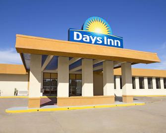 Days Inn by Wyndham Henryetta - Henryetta - Building