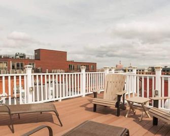 Location, Location Location, 2 Bed, 2 Bath Luxury Condo - Boston - Balcón