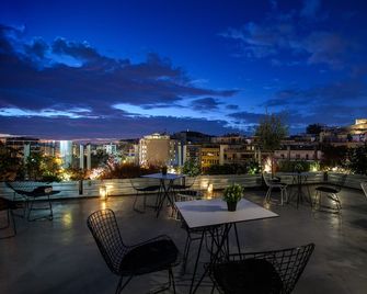 B4B Athens Signature Hotel - Atenas - Balcón