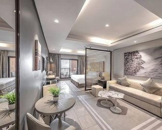 Wyndham Residences The Palm - Dubai - Living room