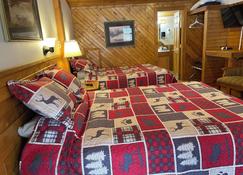 Ponderosa Pines Inn And Cabins - Lead - Bedroom