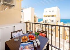Sea Bliss Apartments with terrace just off seafront in St Paul's Bay - By Getawaysmalta - Saint Paul’s Bay - Balcony