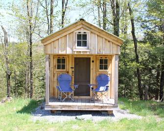 Black Creek's Maple Nature Escape - Jeffersonville - Patio